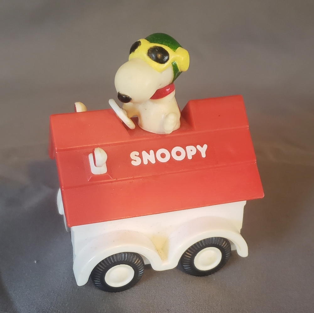 Vintage Red Baron Snoopy Toy